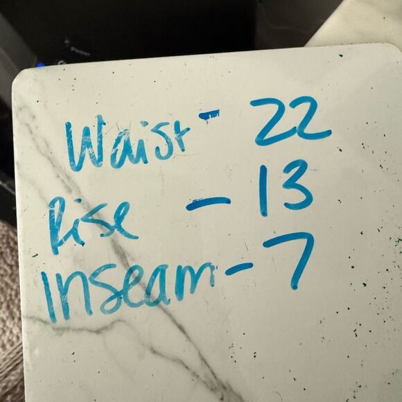 Alexander Jane Women’s 4XL Stretchy Plus Size Denim Shorts - Picture 4 of 5